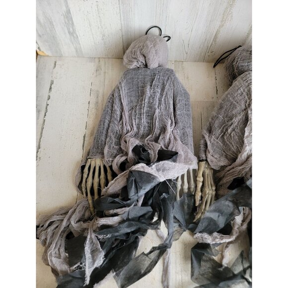 Scary grim reaper grey hanging skeleton Halloween set prop decor - Picture 8 of 9